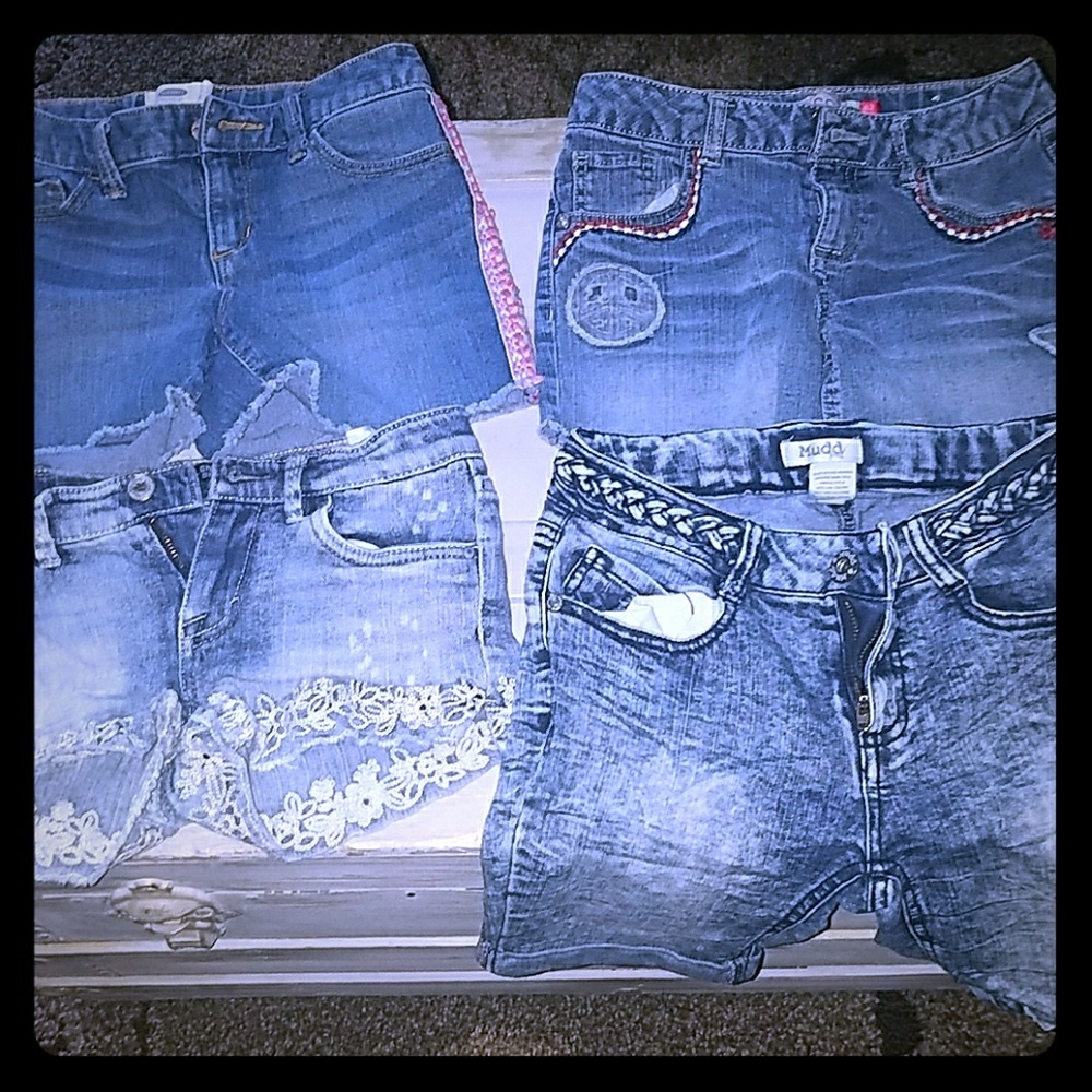 4 girls size 10 shorts and 2 pink shirts